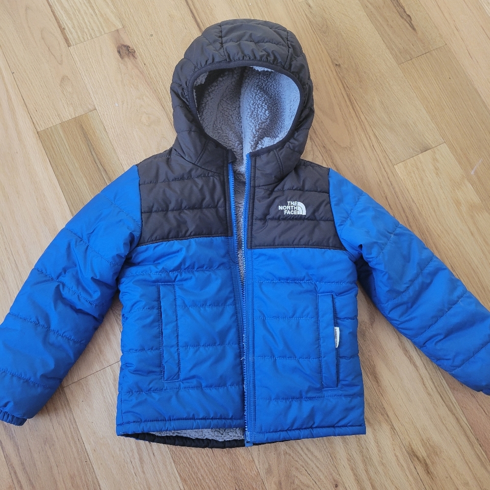 Blue The North Face jacket boy toddler 4T 5T